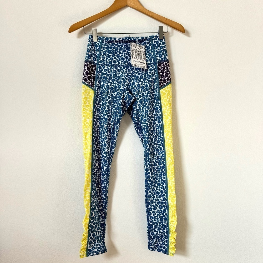 Free People Movement Printed You’re a Peach Leggings XS SAMPLE